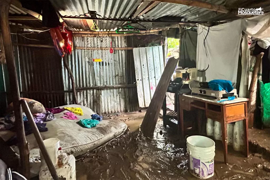 Cada temporada de lluvias el sector conocido como La Playita del barrio Ciudad Porfía, de Villavicencio, se inunda. Foto: Melissa Barreto.