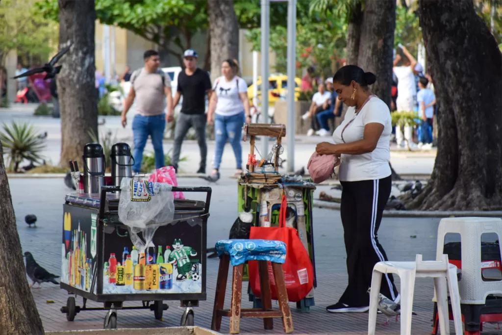 Expuestas al acoso, sin acceso a salud ni educación, estas mujeres enfrentan la calle con sus hijos a cuestas y sin apoyo del Estado. Sus testimonios.