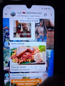 Esta es una foto del chat en el que Yasmín Rodríguez le ofreció lechona a sus vecinos. 